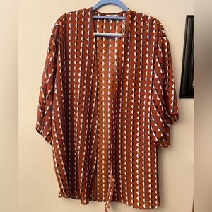 Entro women’s Red and White Geometric duster